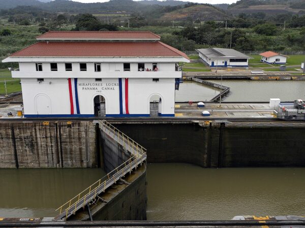 Panama City: Canal & History - Image 2