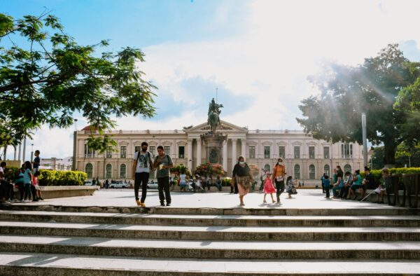 San Salvador: Sparkling & modern - Image 3